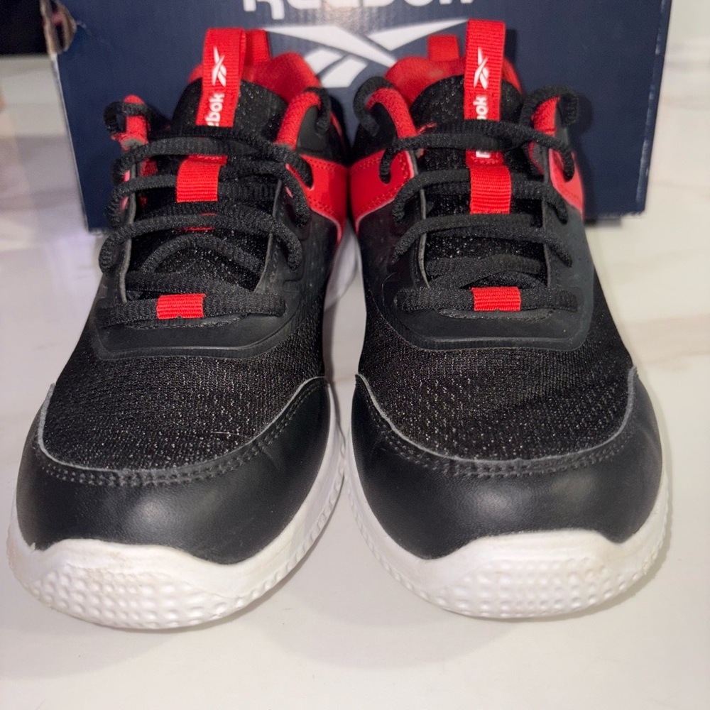 Reebok Kids Sneakers in Red&Black for Junior size 4